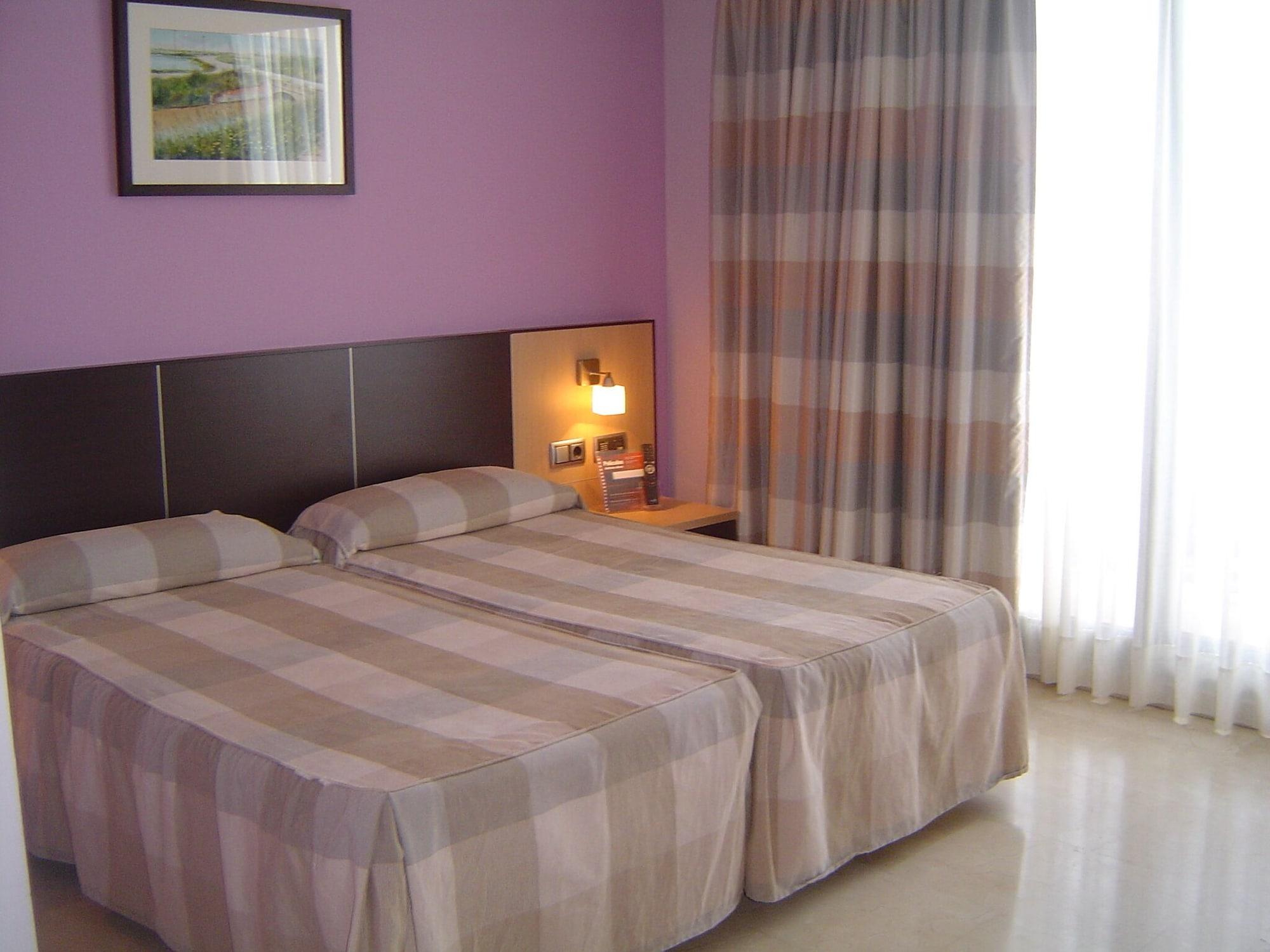 Hotel Flamingo L'Ampolla Bagian luar foto