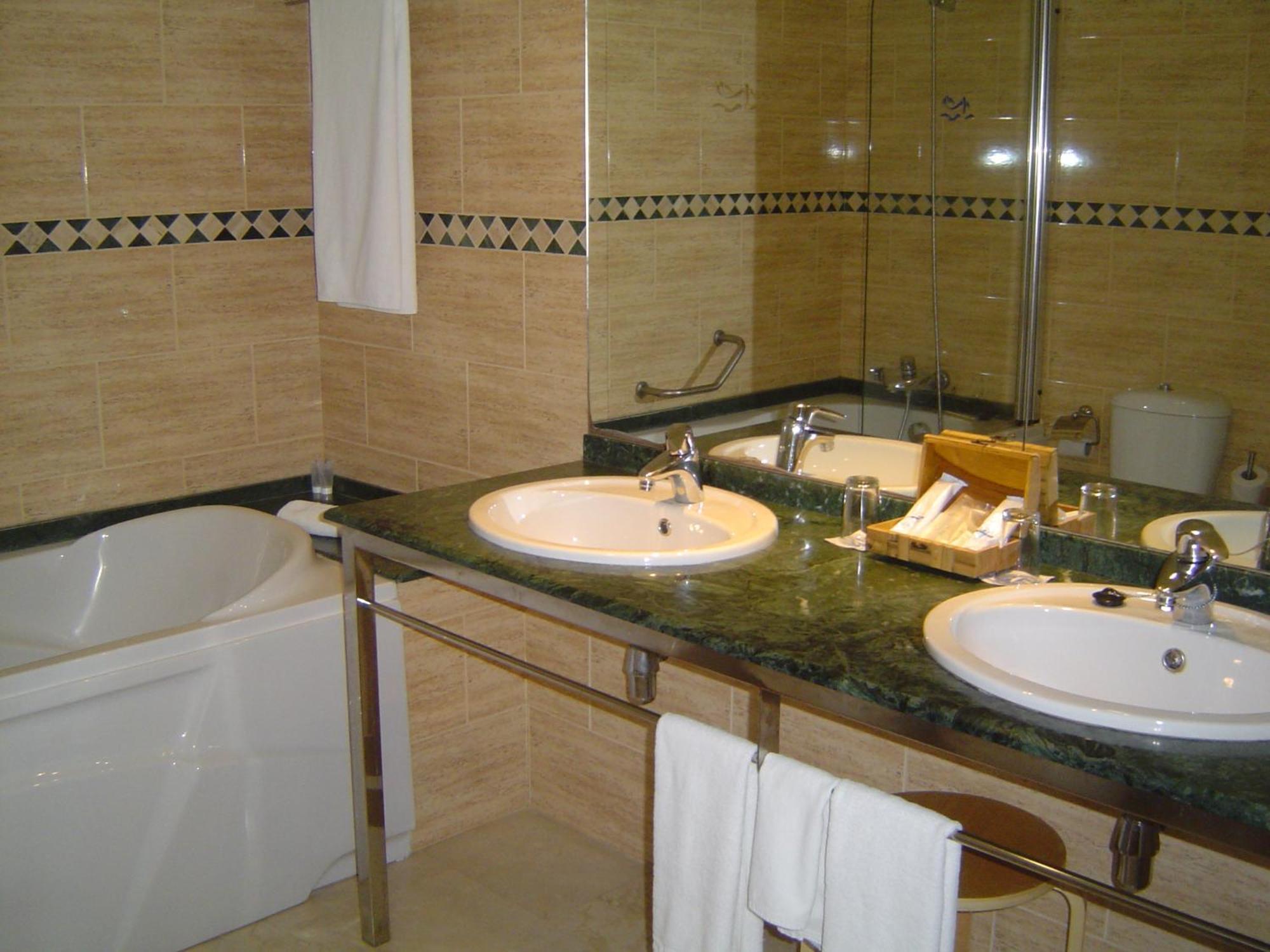 Hotel Flamingo L'Ampolla Bagian luar foto