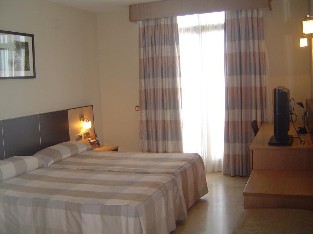 Hotel Flamingo L'Ampolla Bagian luar foto